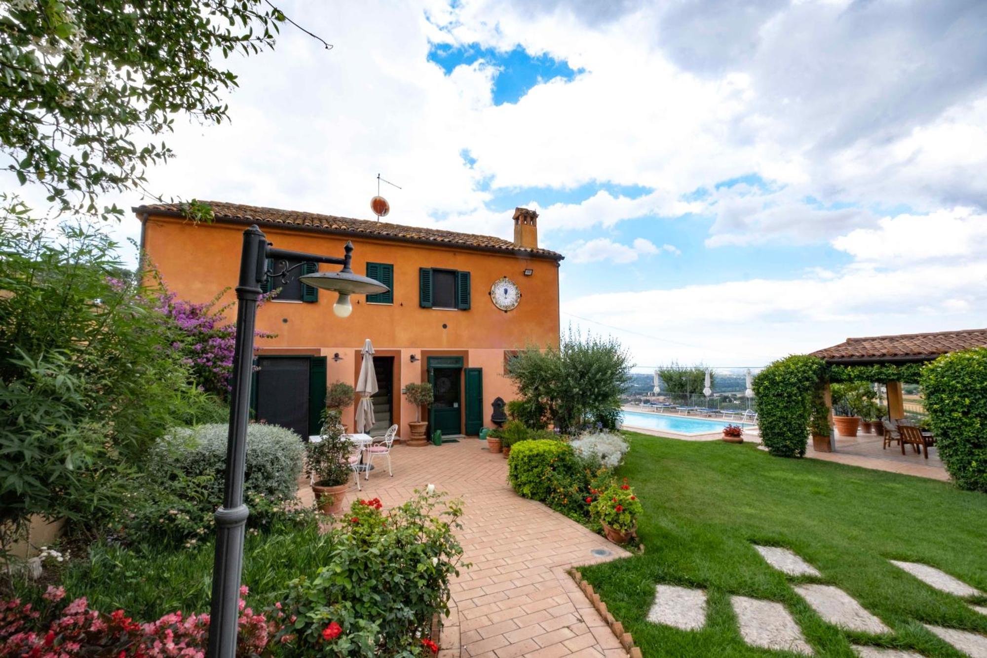 Poggio Montali Villa Monte Roberto Bagian luar foto